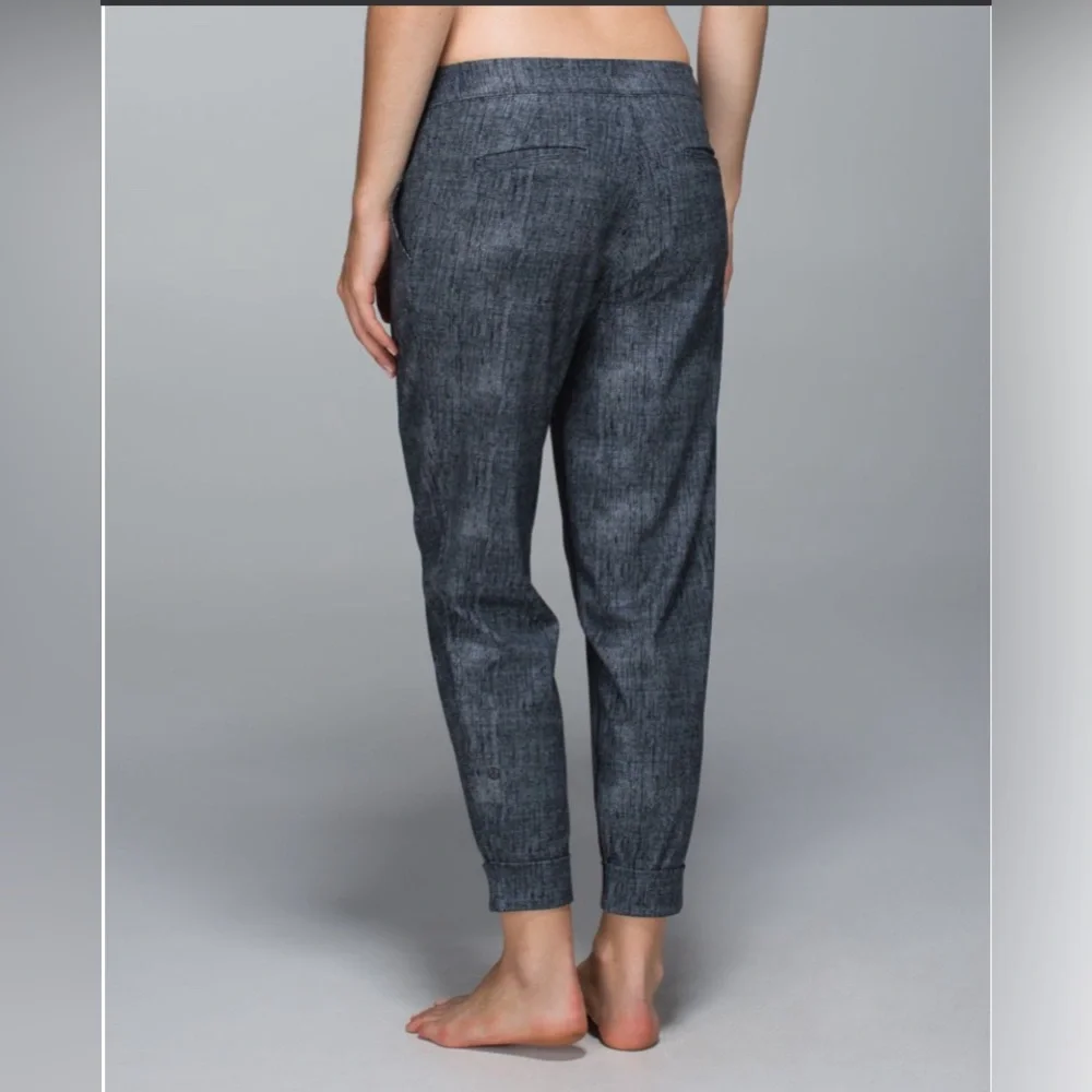 Lululemon Jet Crop *Print - Picture 4 of 12